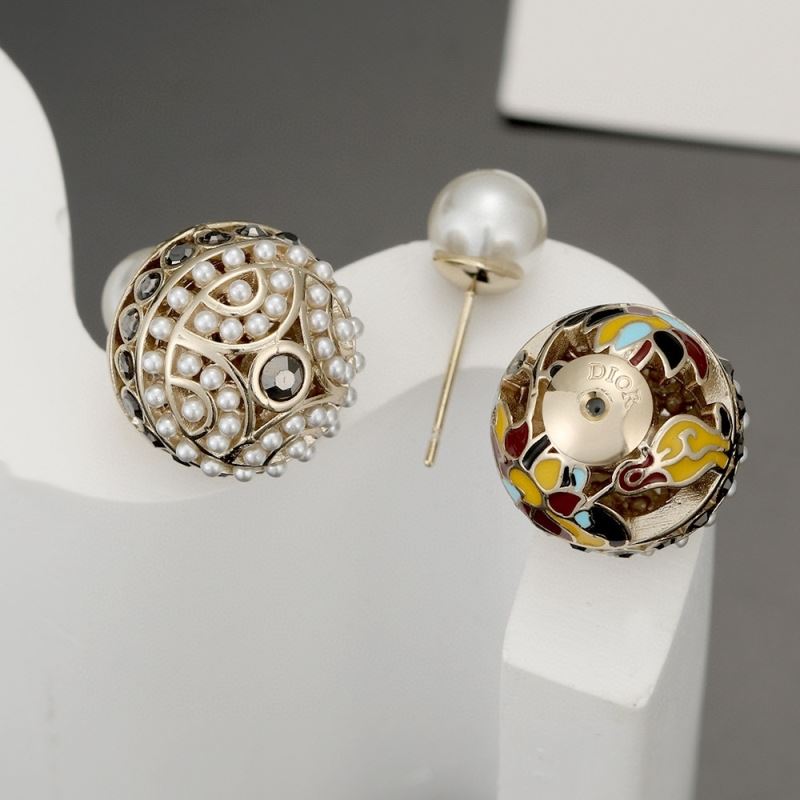 chr1st1an D10r earrings